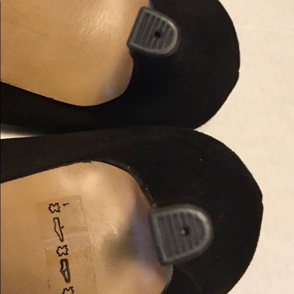 Peter Kaiser Black Suede Embellished Open Toe Heel - Picture 6 of 7